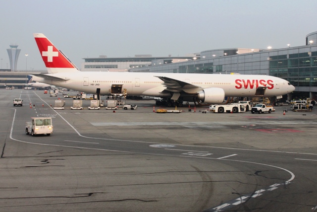 スイス国際航空B777-300ER機