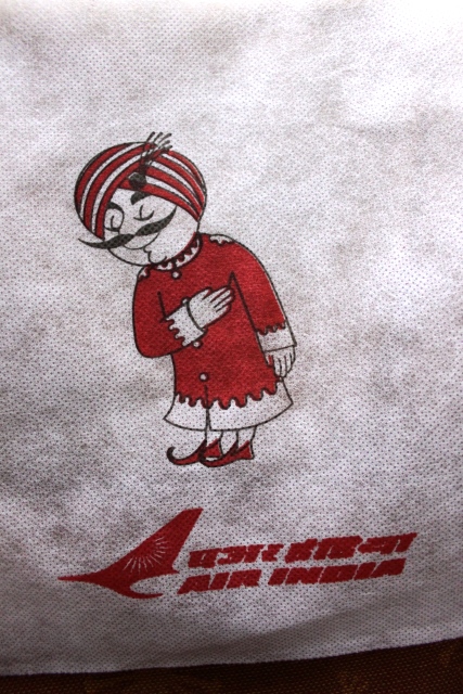 エアインディアのマスコット「空飛ぶマハラジャ」