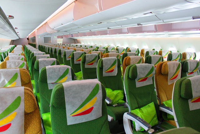 エチオピア航空A350機エコノミー機内