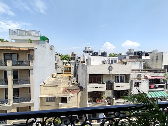 インドの家は大抵屋上に貯水タンクがある