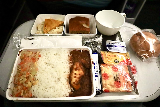 シンガポール航空のプレエコ機内食