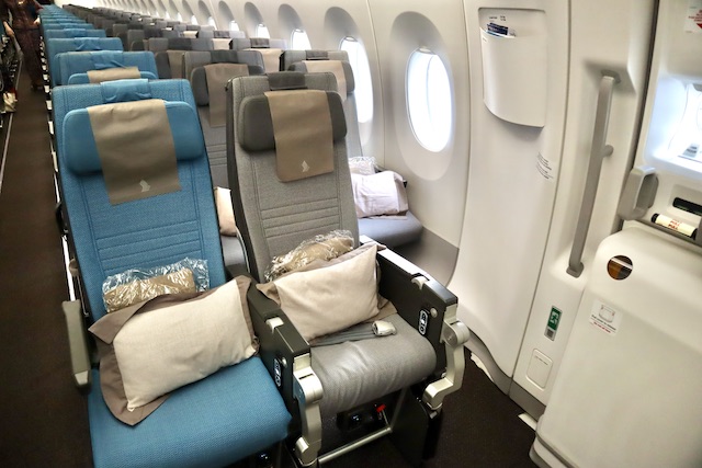シンガポール航空の枕と毛布