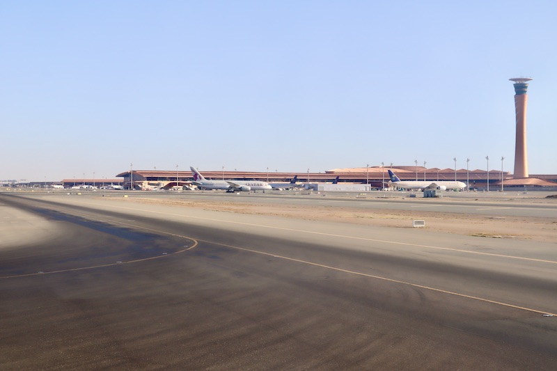 巨大なジェッダ空港新ターミナル
