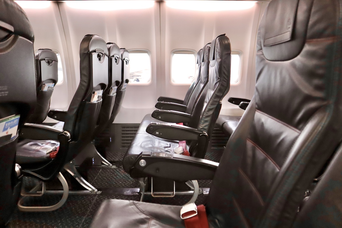 JAL737-800の普通席
