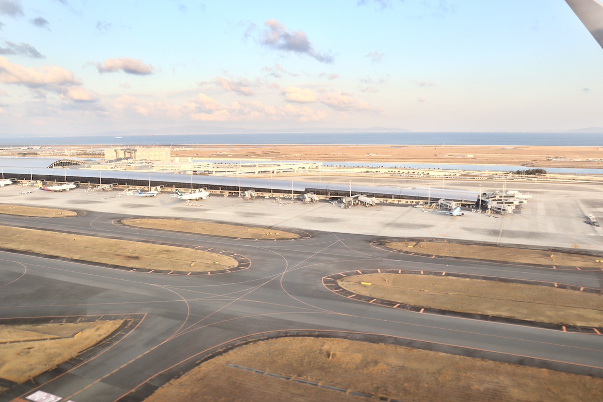 早朝の関西空港