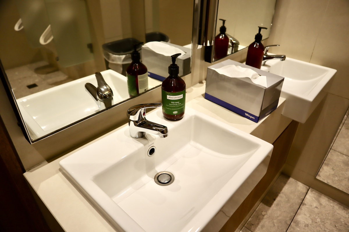 IMG 8677 トイレの洗面台