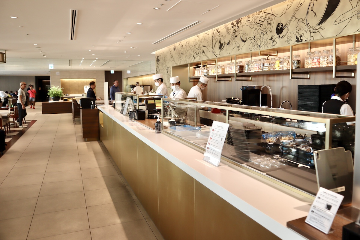 IMG 8932 JALファーストクラスラウンジ「JAL's Table」エリア内観