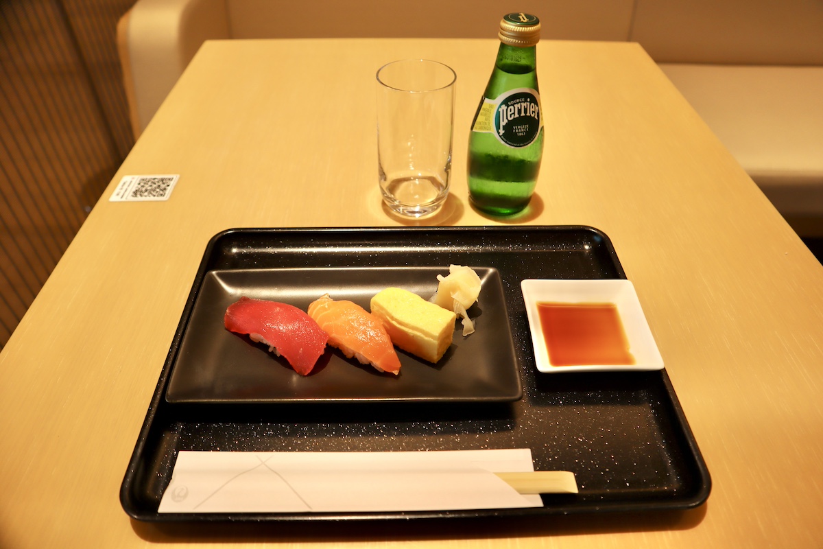 羽田空港JALファーストクラスラウンジの食事メニュー一例