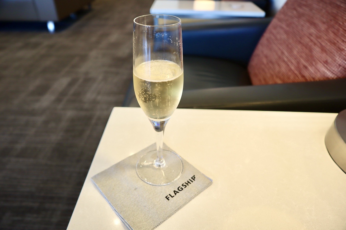 IMG 9168 ウェルカムドリンクのシャンパン