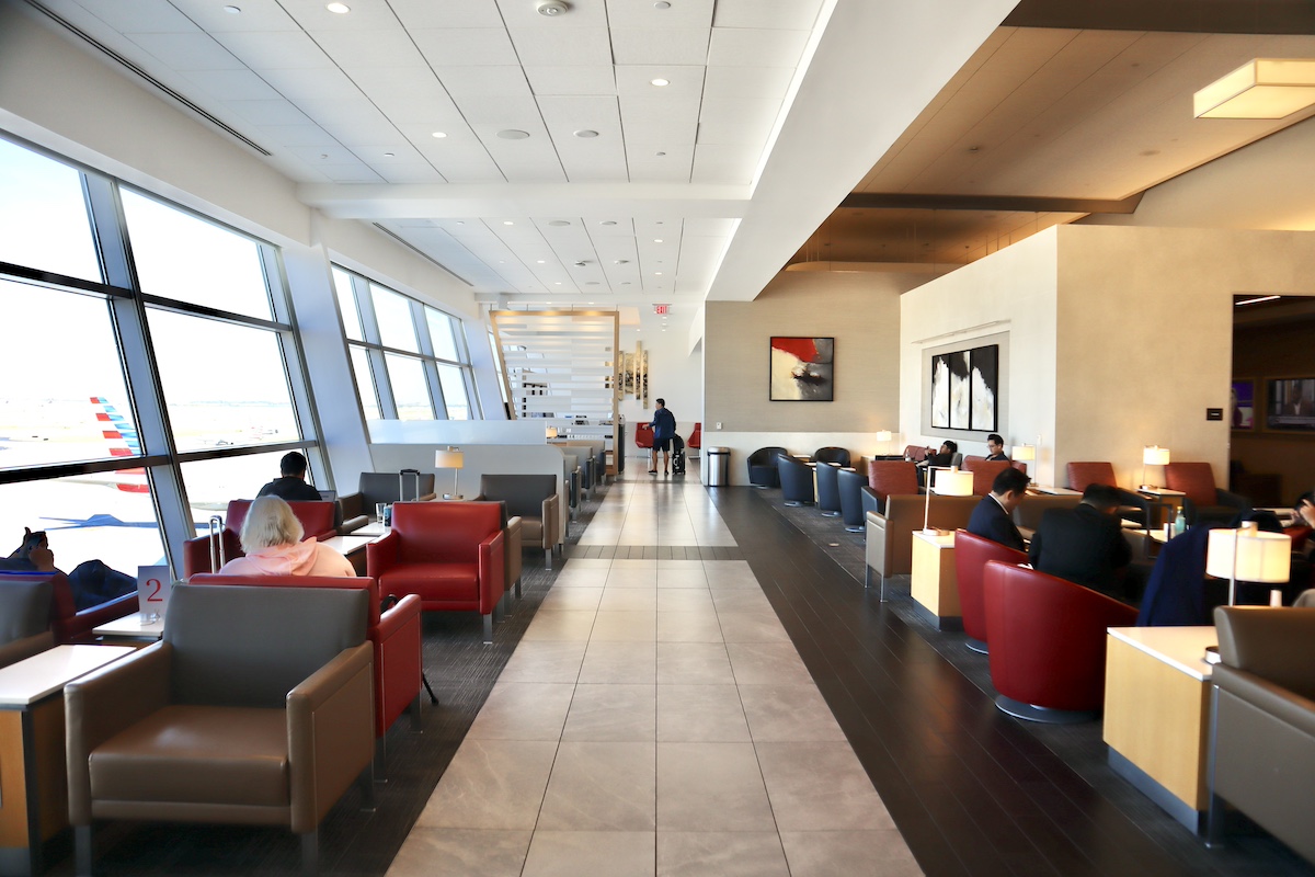 IMG 9175 ダラス・フォートワース空港フラッグシップラウンジ内観