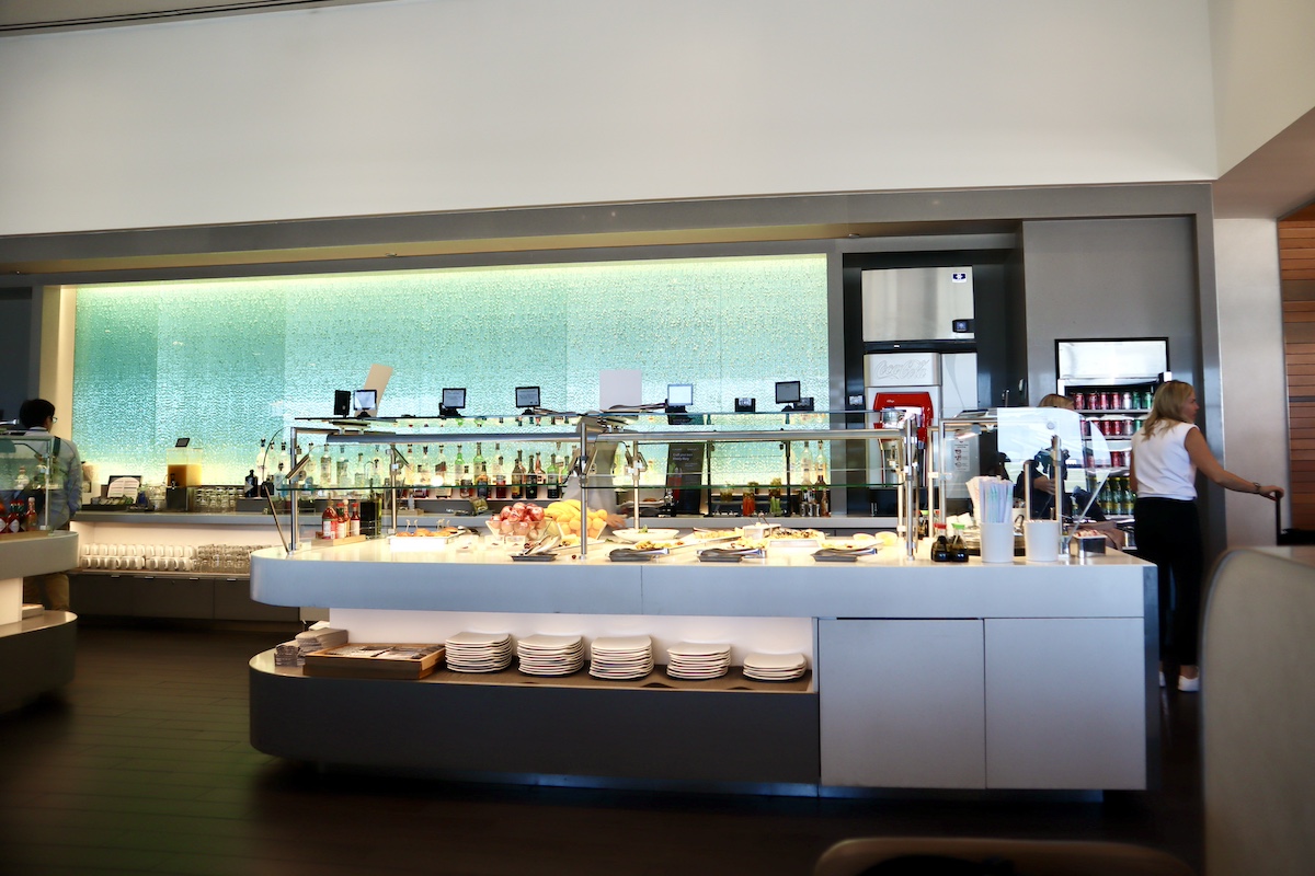 IMG 9232 ビュッフェカウンター