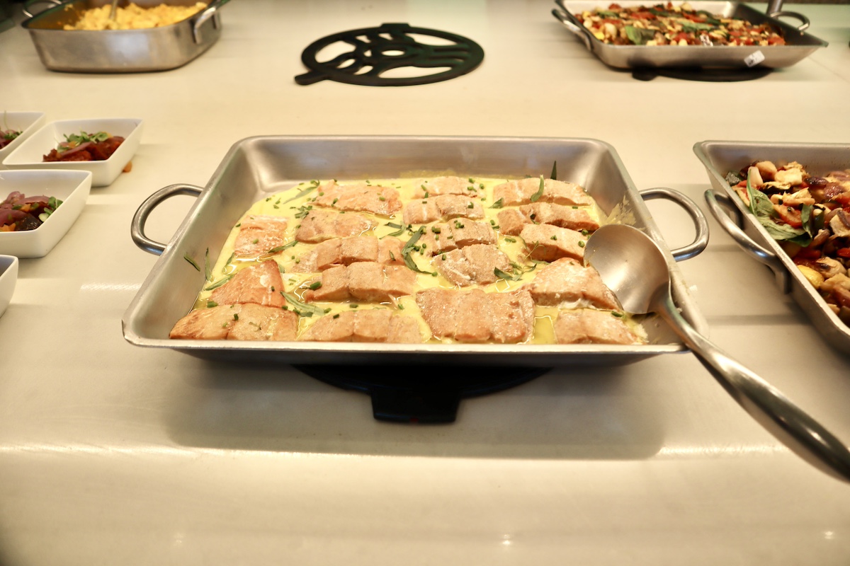 IMG 9236 サーモンのクリームソース