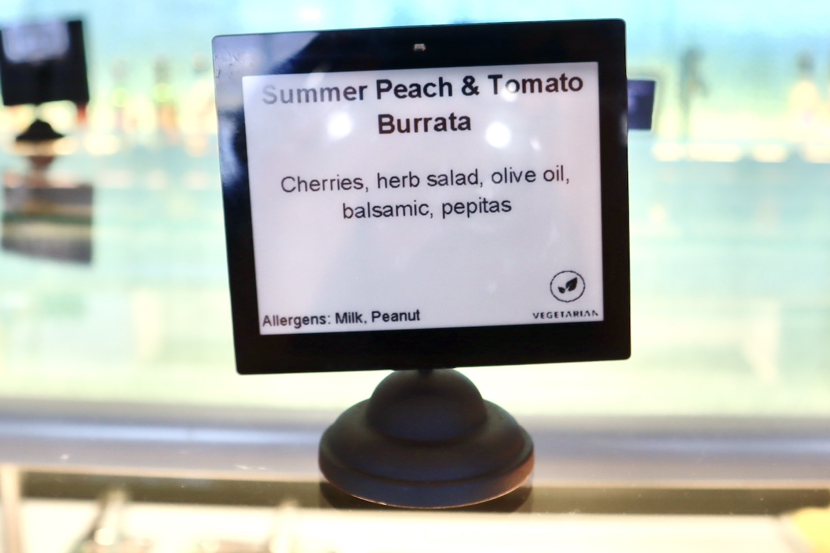 IMG 9260 桃とブッラータチーズの原材料