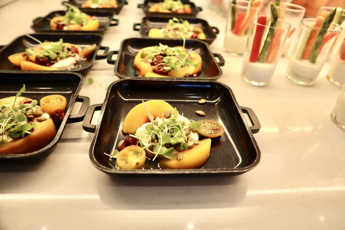 IMG 9261 ラウンジ飯の盛り付けがレストラン並み