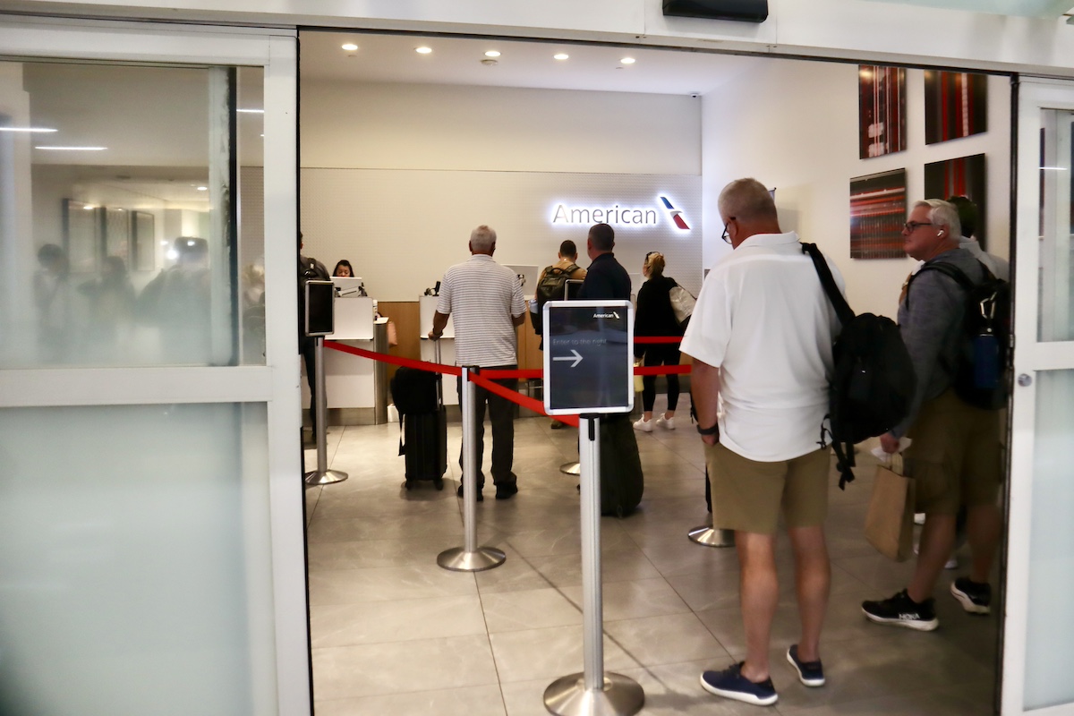 IMG 9291 アメリカン航空ラウンジ入口