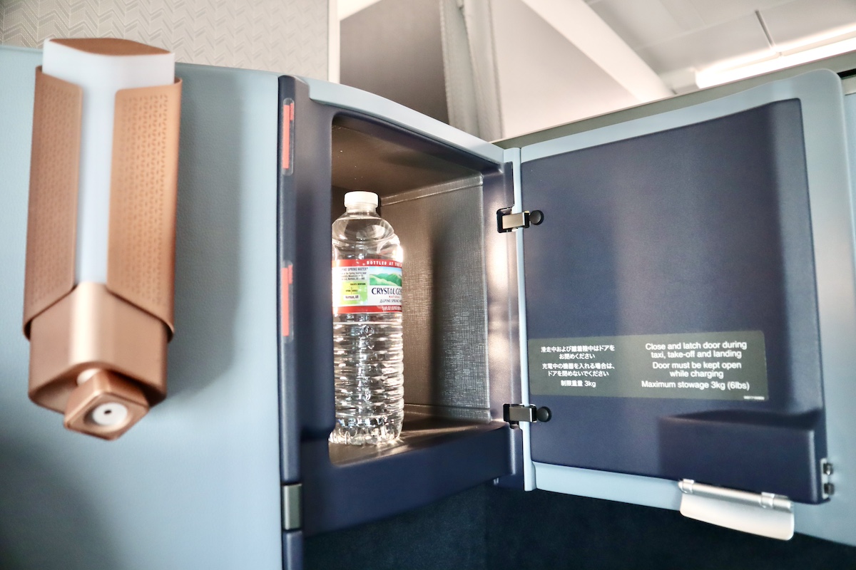 IMG 9315 JALのA350-1000座席脇収納ボックス
