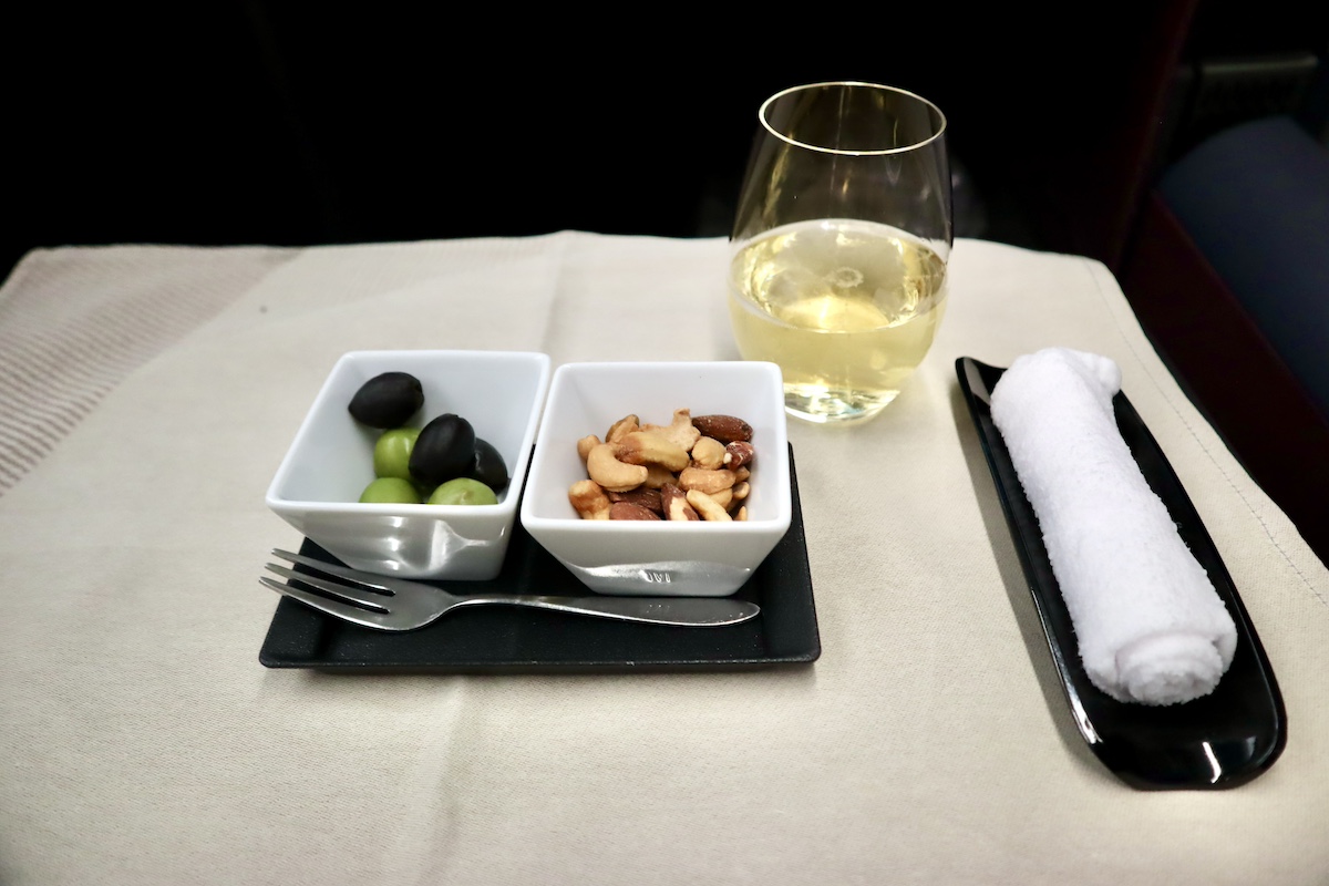 IMG 9338 ナッツとオリーブ