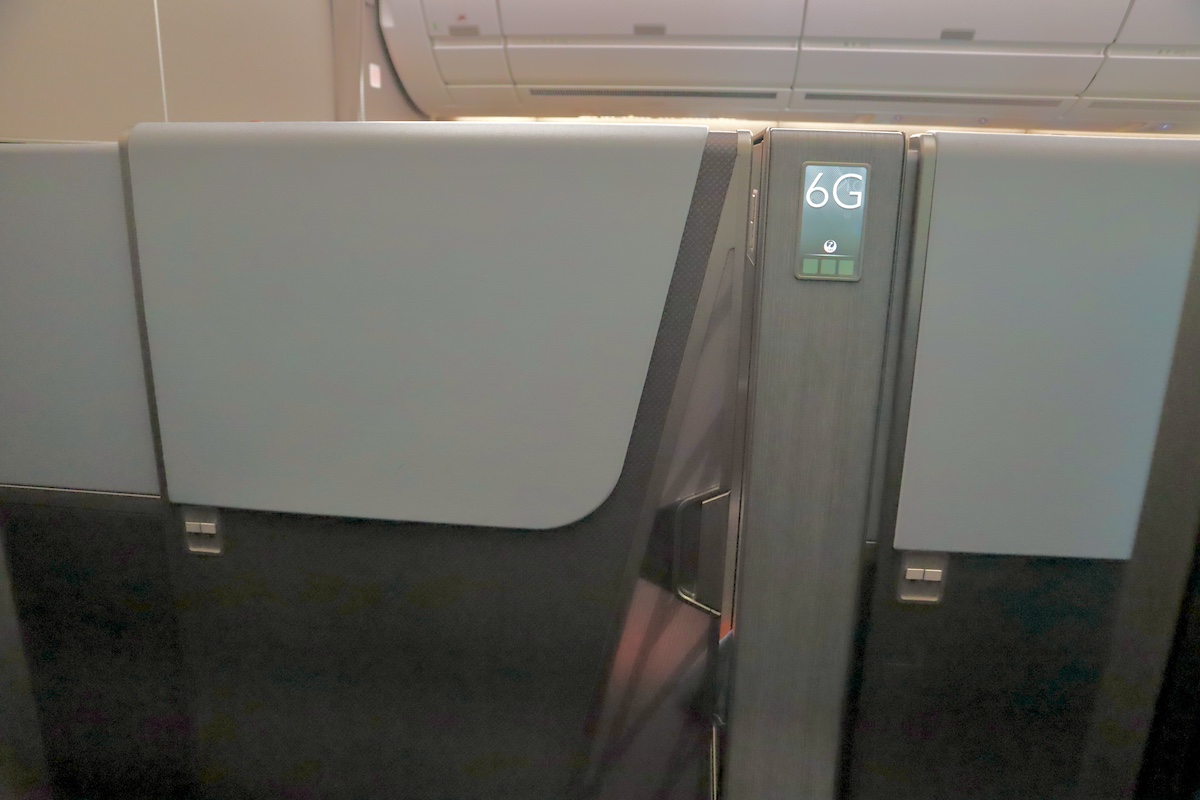 IMG 9351 座席のドアを閉めた状態