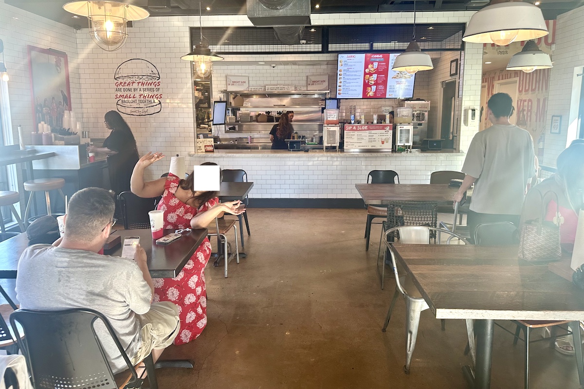 Texas 4 小洒落たファーストフード店内