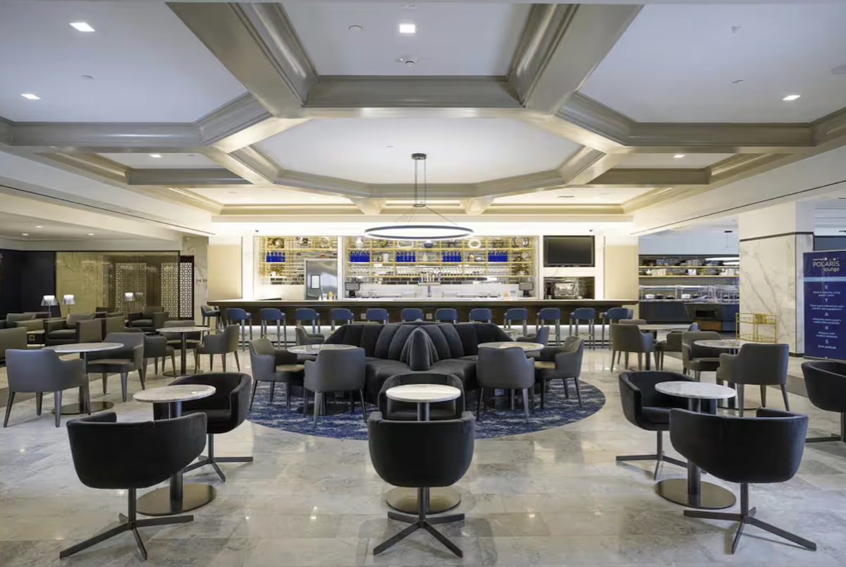 US Carrier Lounge UA IAD ワシントンDC・ダレス空港ポラリスラウンジ内観(提供:ユナイテッド航空)