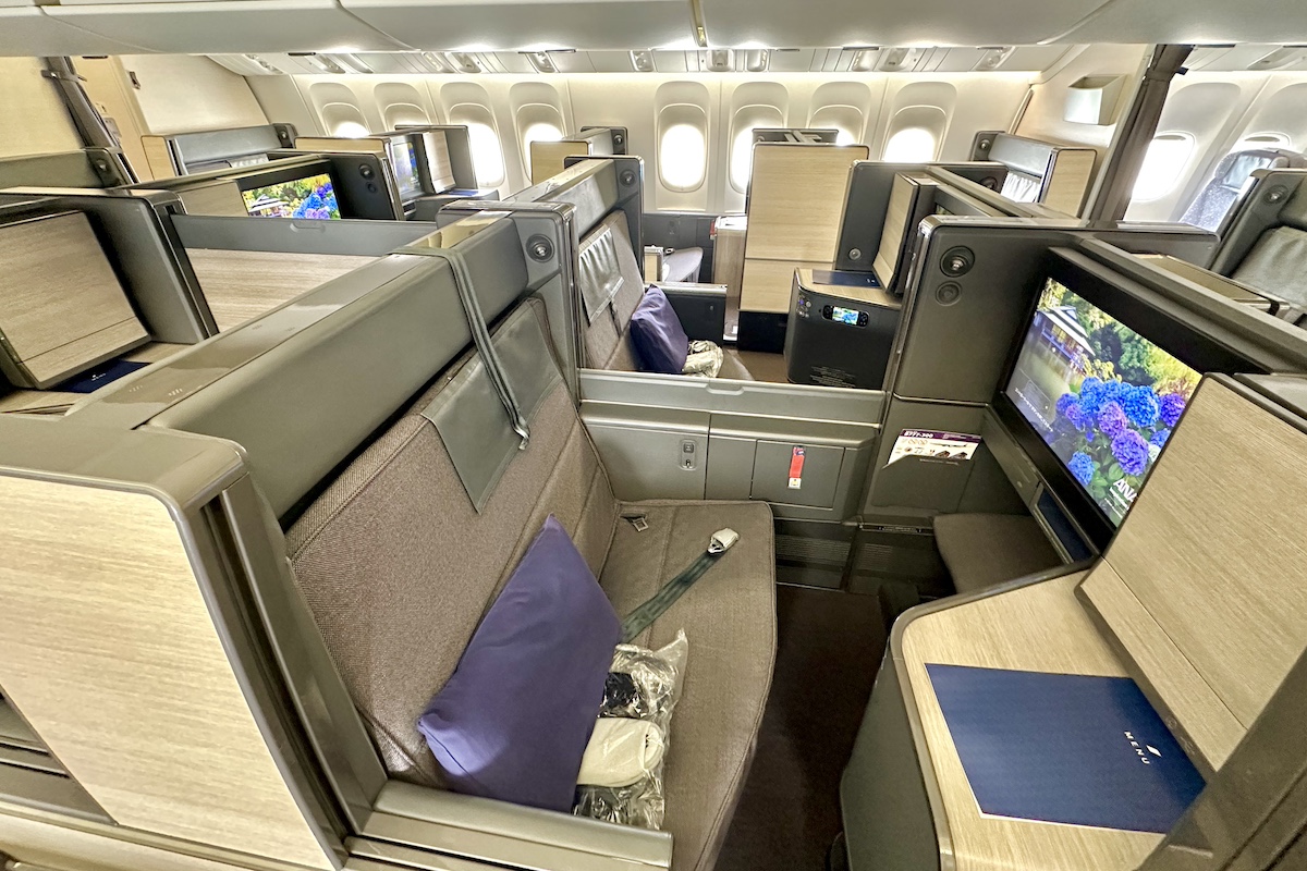 IMG 0076 子連れに優しいANAのTHE Room真ん中ペア席