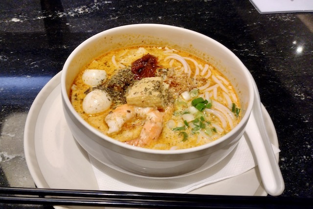 具沢山のラクサー