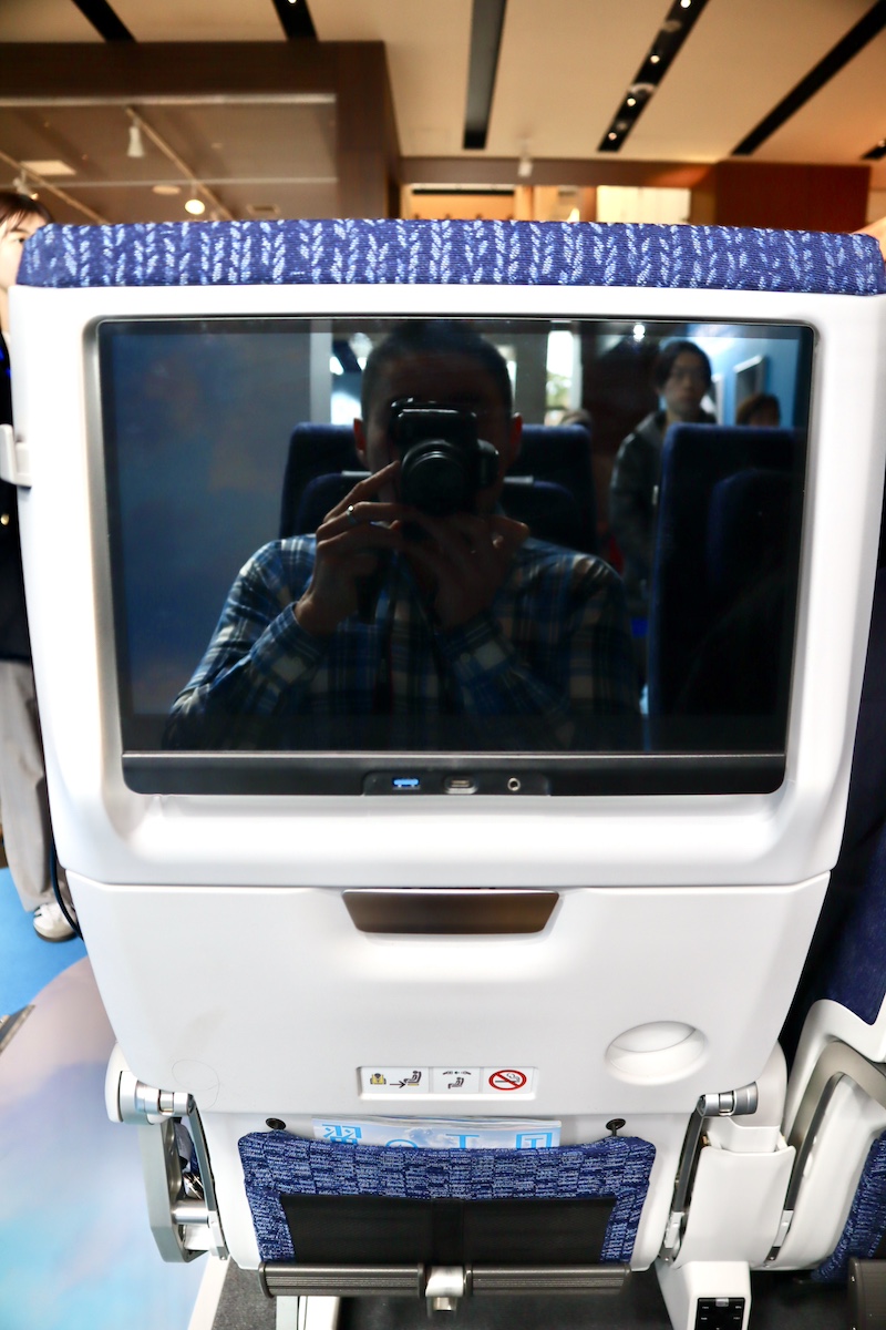 IMG 9580 ANA新787-9エコノミークラス